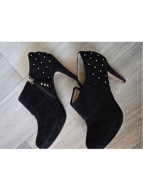 Women's Adrienne Vittadini Black Suede Studded Ankle Booties Size 7.5